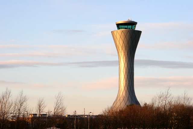 GIP selling 50.01% stake in Edinburgh Airport to VINCI