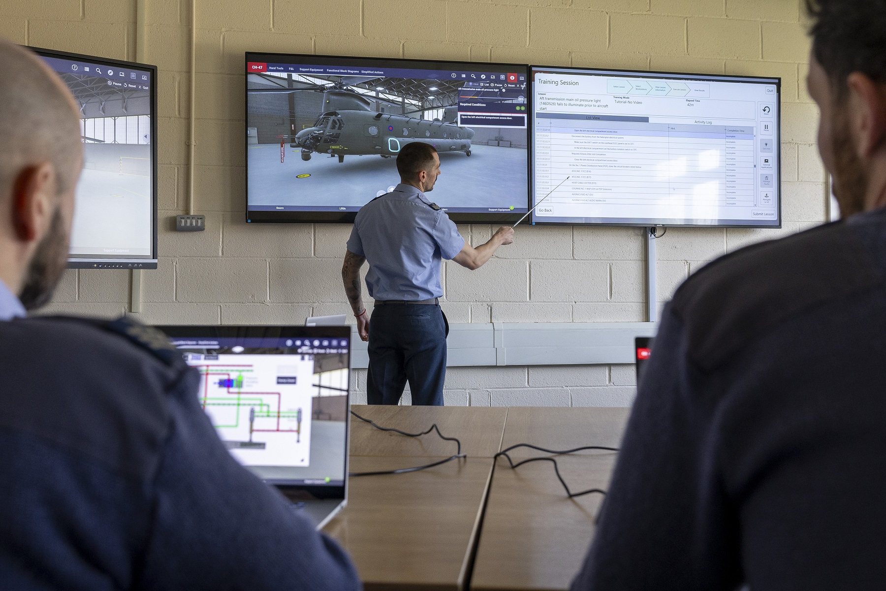 Chinook Maintenance School receives VMT system