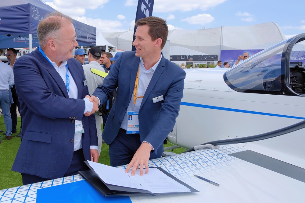 Babcock and Aura Aero partner on electric aircraft training