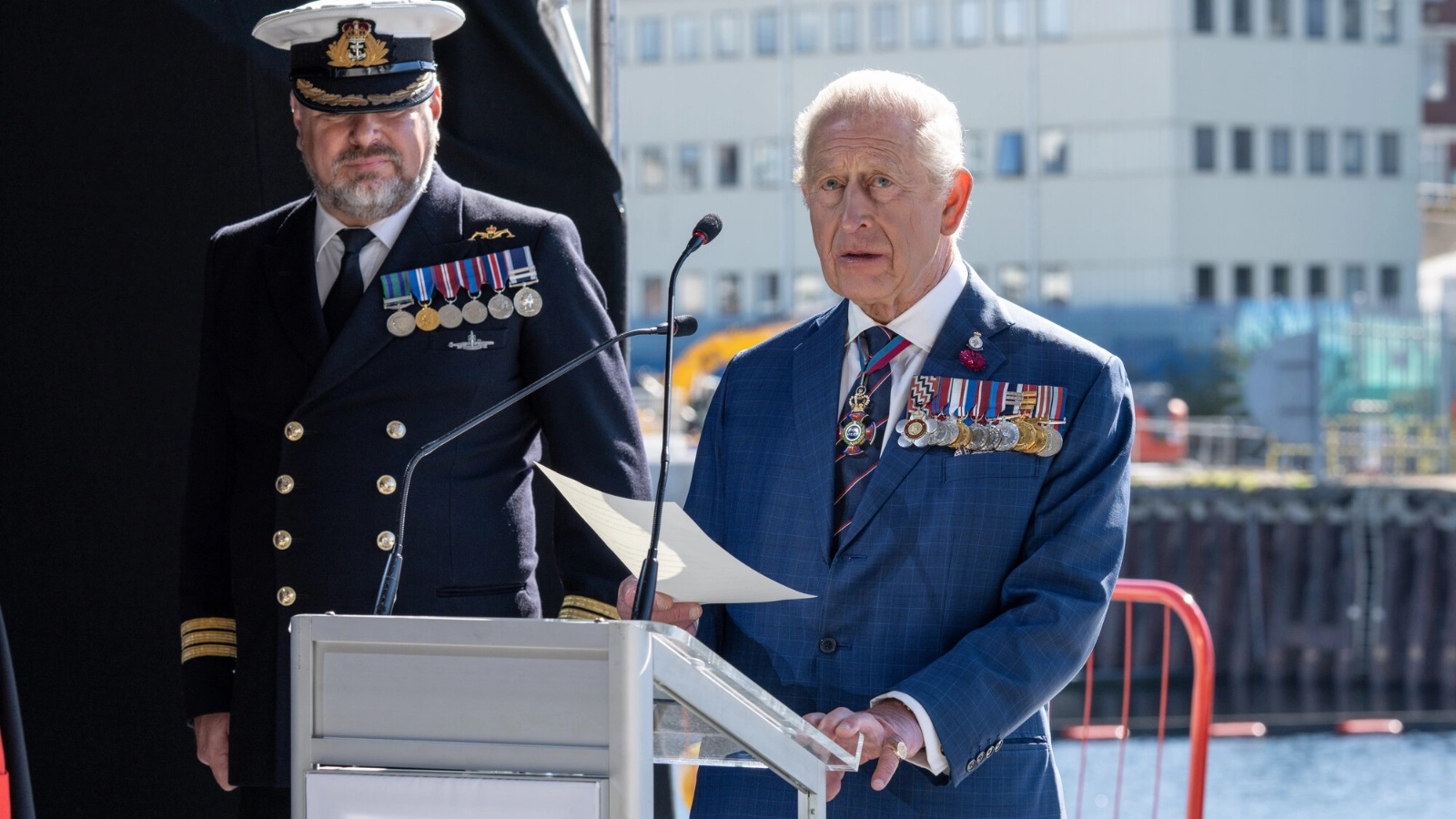 King welcomes UK