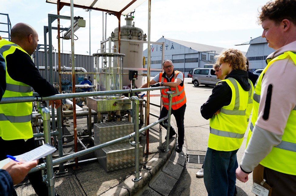 Farnborough Airport launches enhanced Certificate in Airport Operations with FCoT