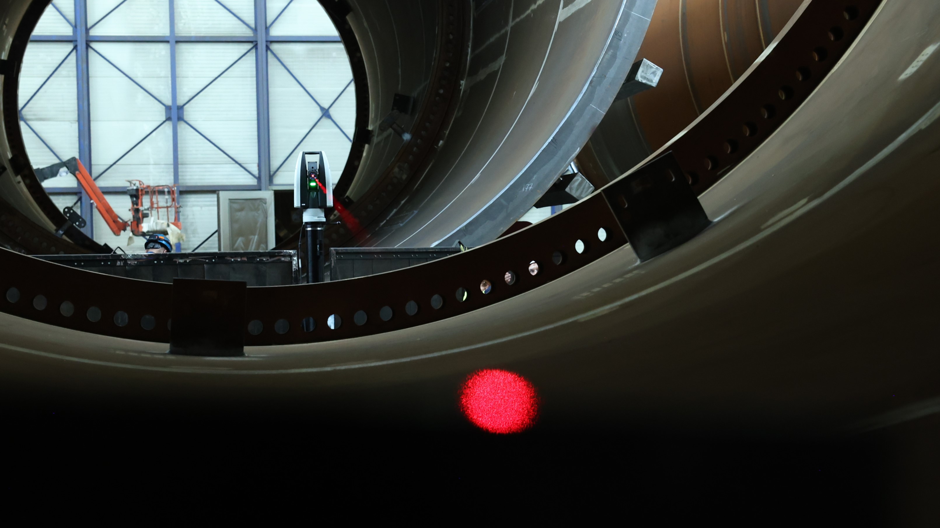 Hexagon unveils laser tech for aerospace inspections