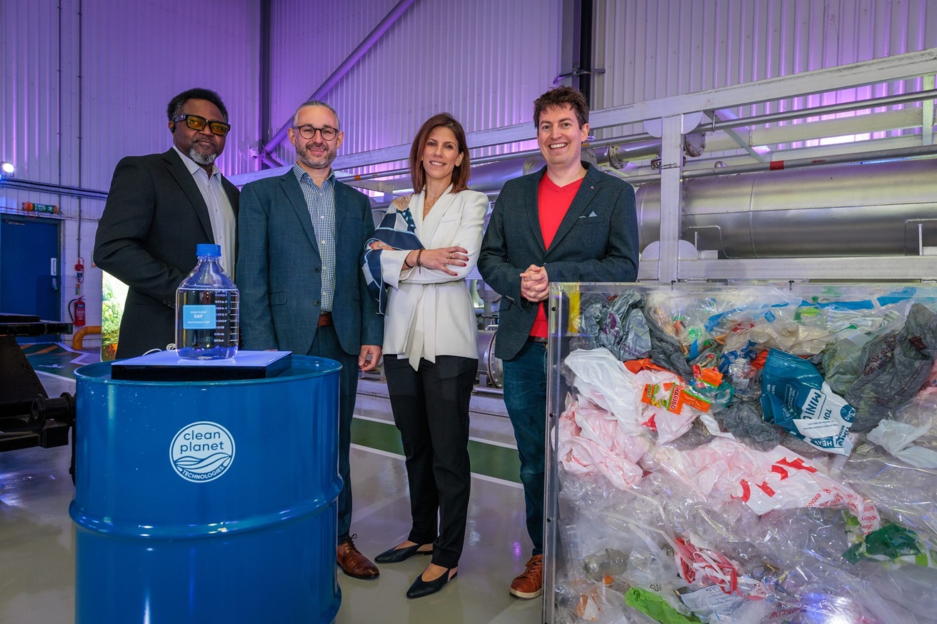 World’s first pilot facility converts non-recyclable waste plastic to SAF