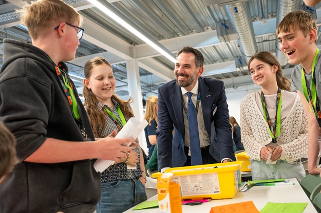 Saab hosts young people in STEM Challenge