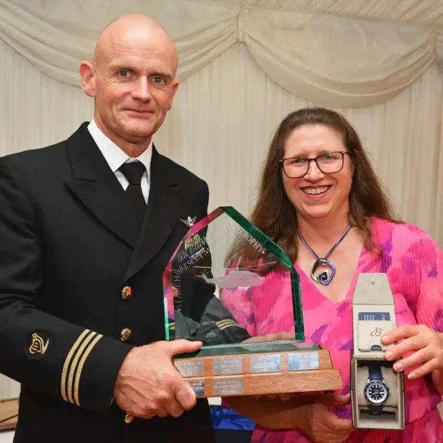 Bristow winch paramedic wins Billy Deacon SAR Trophy