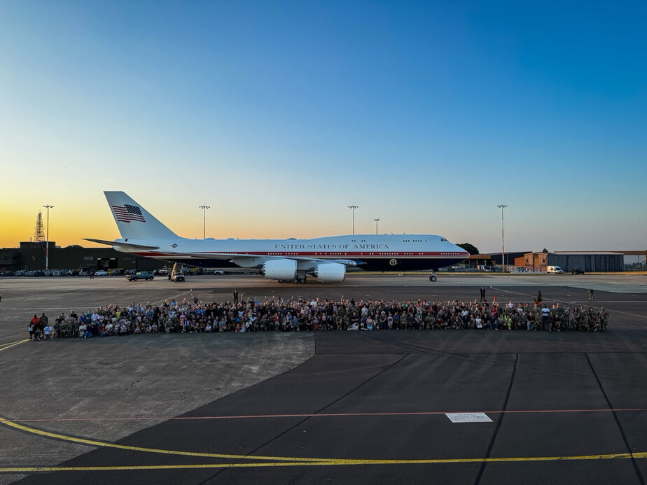 Air Force One bridge aircraft at RAF Mildenhall