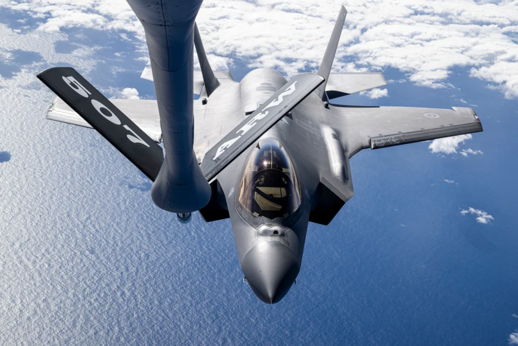 Boom refuelling