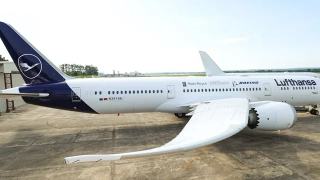 Boeing eco Demonstrator Explorer Lufthansa 787-9