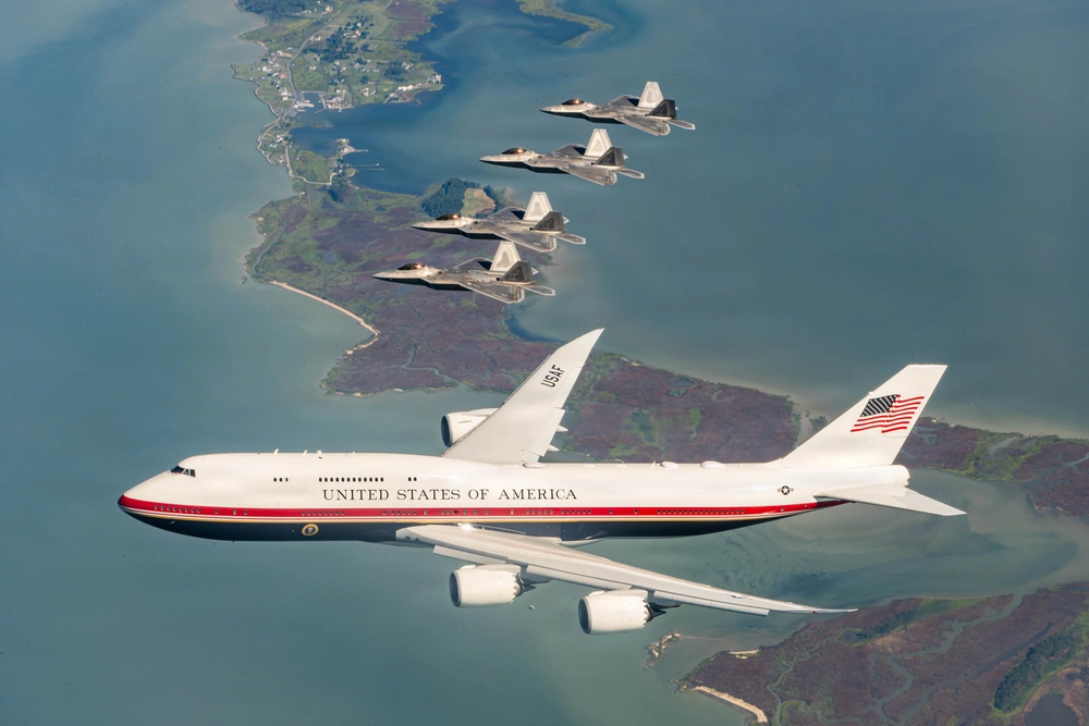 USAF Air FOrce One bridge aircraft