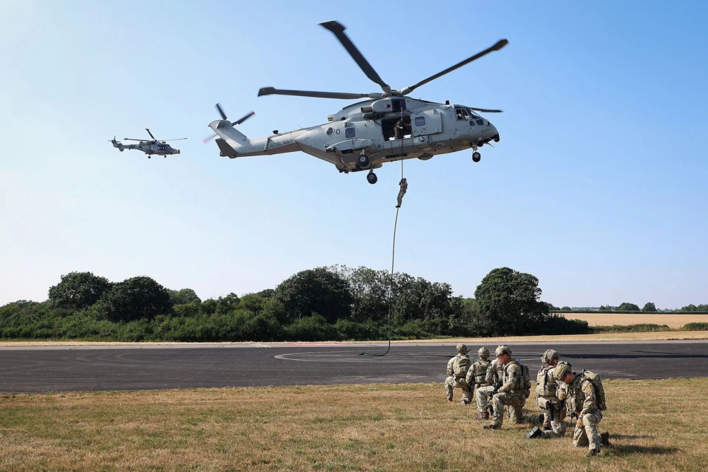UK Commandos and helicopter training