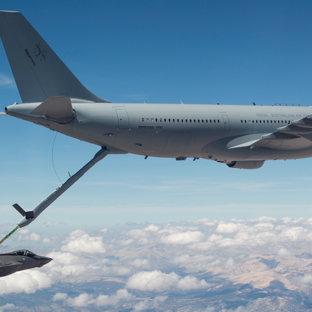 F-35 receives first fuel from RAAF tanker