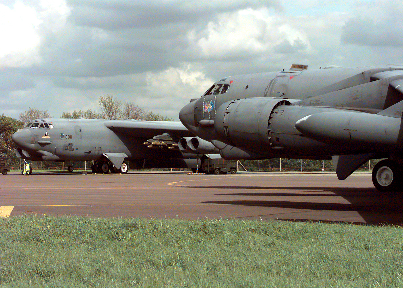 B-52H Stratofortress taxis along the flight line at RAF Fairford