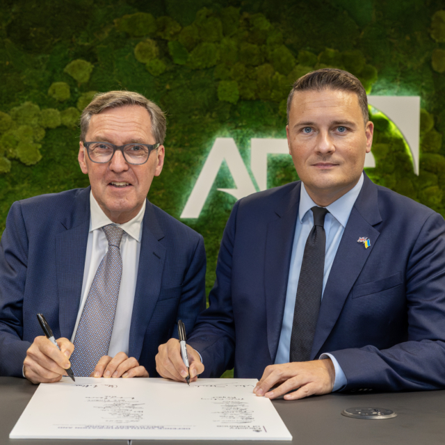 Secretary of State for Defence Hosts NEET Roundtable at ADS Group