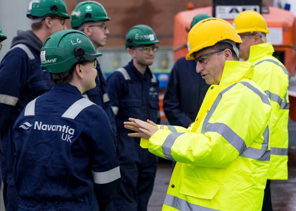 Ministers and Navantia UK apprentices